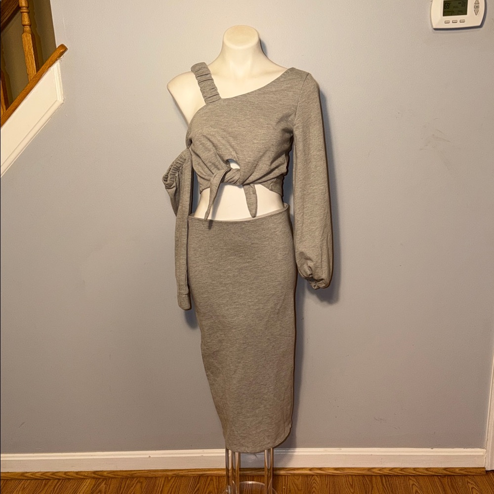 Michael Costello REVOLVE 2 piece top & maxi skirt set. Gray. Small/Medium.